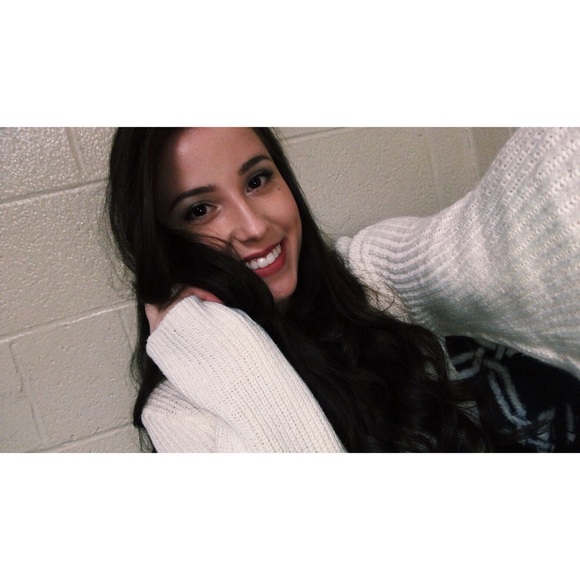 Meet your Posher, Lindsay - Picture 2 of 2